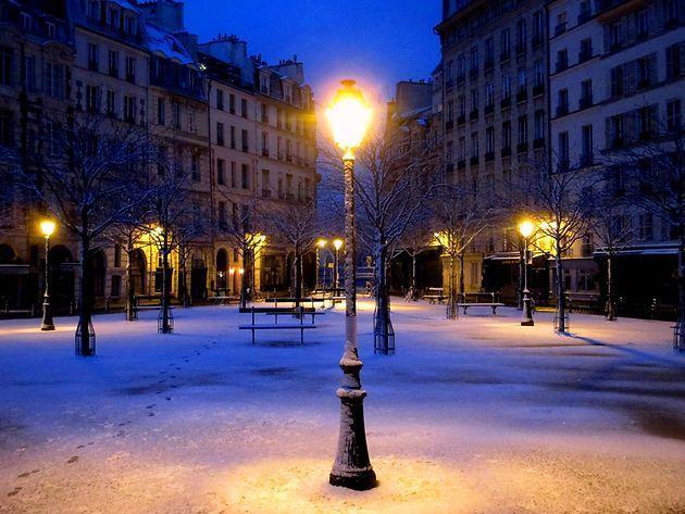 La place Dauphine à Paris une nuit d'hiver en mars 2018 © Jan-Clod